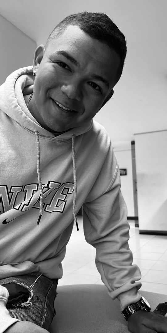 Jaime Andrés, el patrullero asesinado en Soacha 1 Jaime Andrés, el patrullero asesinado en Soacha El patrullero Jaime Andrés Ávila Vega, de 23 años, fue la víctima de crimen a bala ocurrido este jueves al mediodía en el barrio San Antonio, de Soacha, mientras realizaba una investigación como agente encubierto.