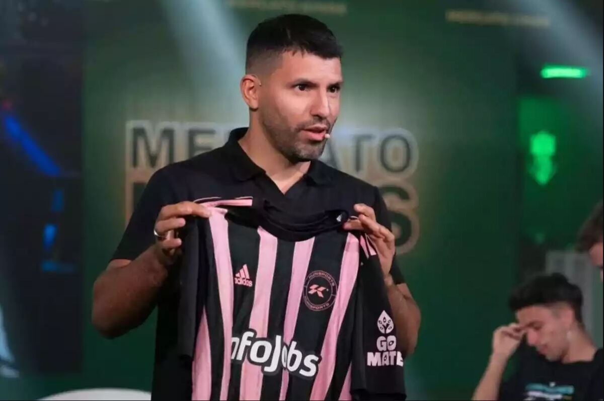 James Rodríguez jugaría en la Kings League, de Gerard Piqué Pese a que el exfutbolista Sergio ‘Kun’ Agüero aseguró que James Rodríguez jugará para su equipo en la Kings League, el cucuteño aún no se pronuncia sobre la noticia.