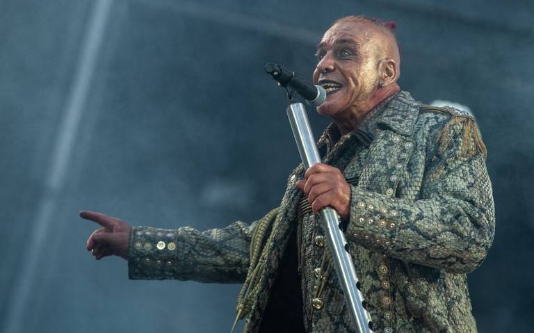 Justicia alemana investigará al vocalista de Rammstein, acusado de agresiones sexuales Till Lindemann, vocalista de la banda Rammstein fue acusado por la justicia alemana luego de que se conocieron varios casos de seguidoras que aseguraron ser abusadas luego de las presentaciones en varios países de Europa.