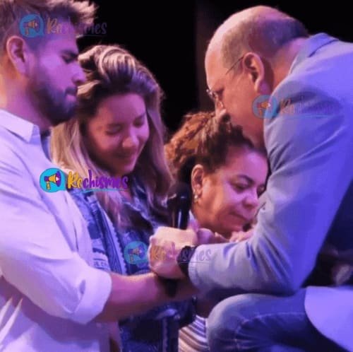 La foto que confirmaría que Daniel Arenas y Daniella Álvarez siguen juntos Esta sería la foto con la que se le daría fin a los rumores sobre una posible ruptura entre Daniella y Daniel. A los famosos los pillaron en una iglesia en Miami.