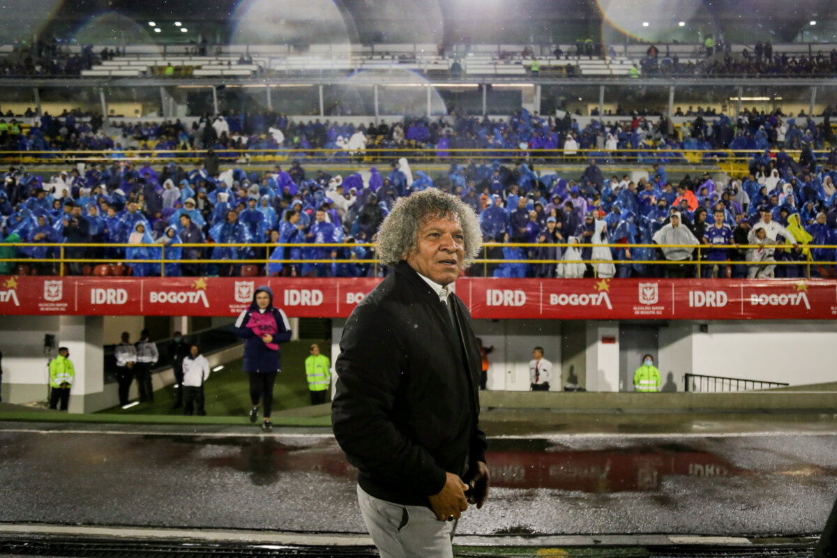 Macálister Silva: “Millos para mi lo es todo” 3 Macálister Silva: “Millos para mi lo es todo” Uno de los jugadores más queridos por la hinchada de Millonarios es David Macálister Silva. El capitán del cuadro ‘Embajador’ lleva al equipo de su corazón, pues allí se formó como futbolista y ahora es el gran referente.
