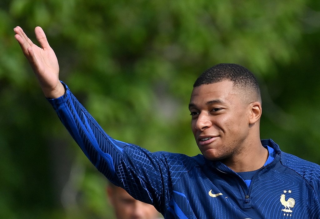 ¿En qué terminará el novelón de Mbappé tras anunciar que no renovará con el PSG? 2 ¿En qué terminará el novelón de Mbappé tras anunciar que no renovará con el PSG? Tras el anuncio de que no renovará contrato con el PSG, Kylian Mbappé es tendencia luego de que se conoció su decisión, la cual podría desembocar en su salida del club parisino durante este mercado de pases.
