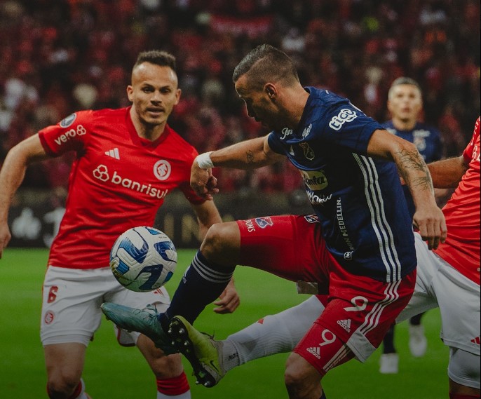 Santa Fe cayó ante Goiás y quedó eliminado en la Copa Sudamericana 3 Santa Fe cayó ante Goiás y quedó eliminado en la Copa Sudamericana Independiente Santa Fe perdió en la última jugada del partido ante Goiás y quedó eliminado en la Copa Sudamericana, mientras que Independiente Medellín perdió en Copa Libertadores y jugará los 16avos de final de la Sudamericana.