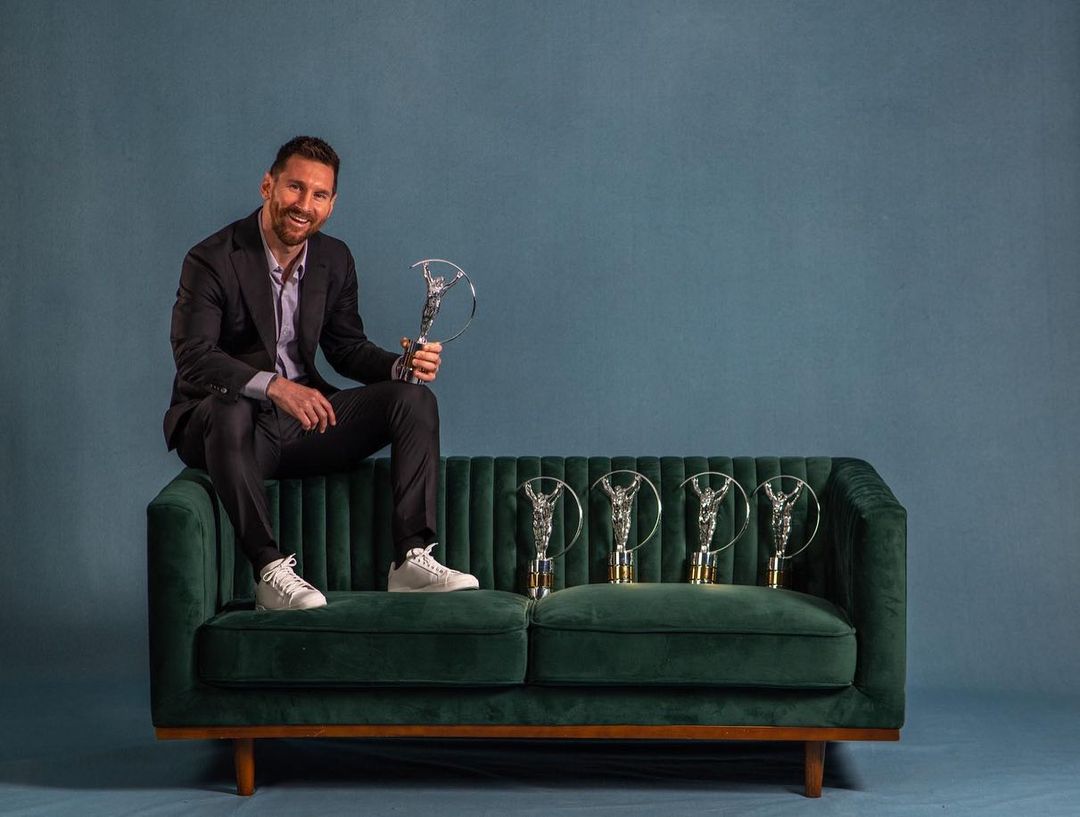 Messi finalmente tomó una decisión y jugará en el Inter Miami de la MLS Según lo que están reportando algunos medios de comunicación internacionales, Lionel Messi ya tomó la decisión de en qué equipo jugará de ahora en adelante, pues parece que rechazó las propuestas que le estaban haciendo el Al-Hilal de Arabia Saudita y Barcelona de La Liga española.