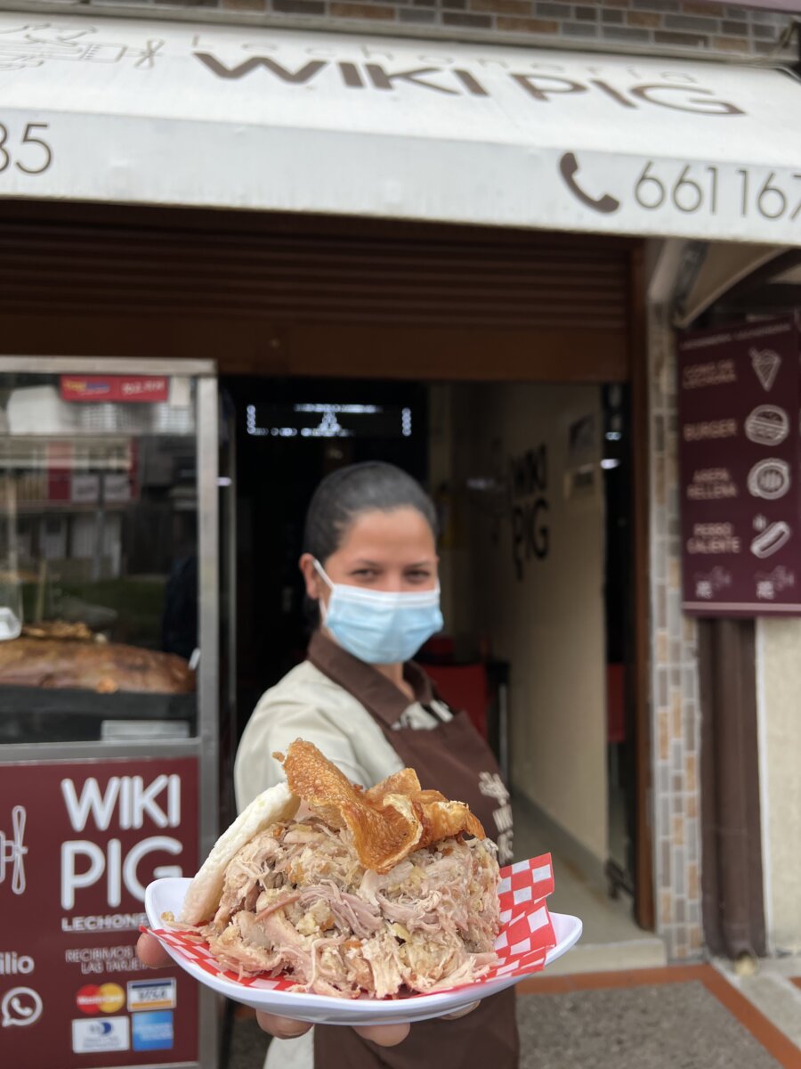 Péguese la rodadita por su lechona en Bogotá Ya llega julio este fin de semana con el esperado puente festivo de San Juan y San Pedro, el mismo que prende varios festivales, y aunque la fiesta se arma a varios kilómetros de Bogotá, también hay planes en la capital para quienes no pueden viajar.