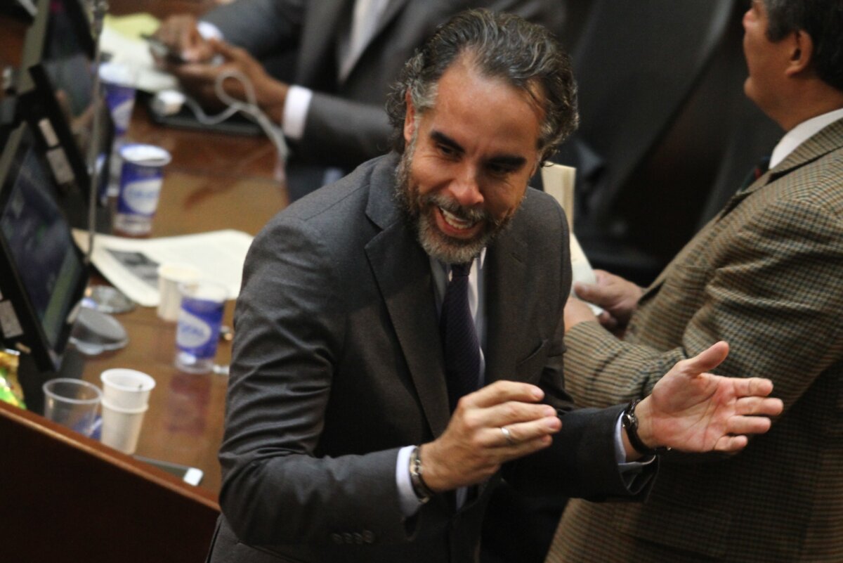 Citaron a Benedetti para declarar en caso contra Nicolás Petro Esta acción se lleva a cabo luego de que Benedetti ofreciera una explosiva entrevista a la revista SEMANA, en la cual hizo referencia a su conocimiento sobre el origen del dinero que ingresó a la campaña de Gustavo Petro en la costa.