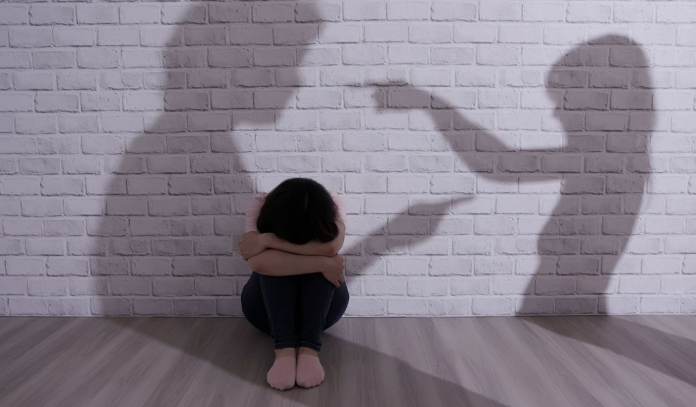 Mujer denunció que su expareja intentó asesinarla y a su hijo de dos años 1 Mujer denunció que su expareja intentó asesinarla y a su hijo de dos años