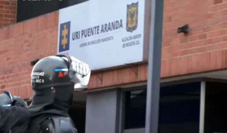 Internos se tomaron la URI de Puente Aranda