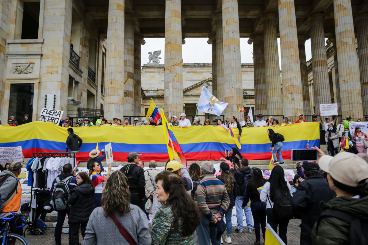 Prepárese para la 'Marcha de la Mayoría', programada para el martes 20 de junio 1 Prepárese para la 'Marcha de la Mayoría', programada para el martes 20 de junio Este martes, 20 de junio, en al menos 15 ciudades de Colombia, se llevará a cabo la 'Marcha de la Mayoría', con la que la oposición al Gobierno de Gustavo Petro busca rechazar las reformas sociales y las decisiones del actual mandatario.