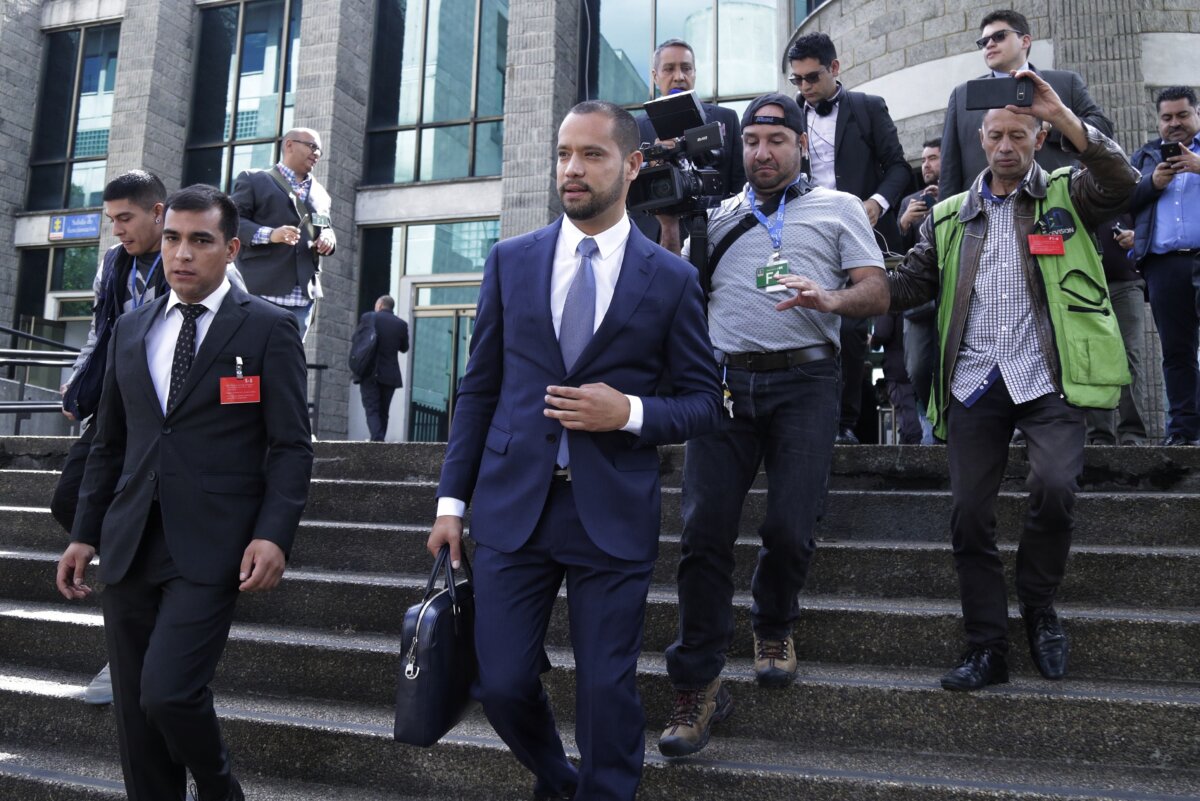 Sanción de 6 años al abogado Diego Cadena por soborno a testigos Diego Cadena, el exabogado del expresidente Álvaro Uribe Vélez, ha sido objeto de una sanción por parte de la Comisión Nacional de Disciplina Judicial, que lo inhabilita para ejercer su profesión durante seis años.