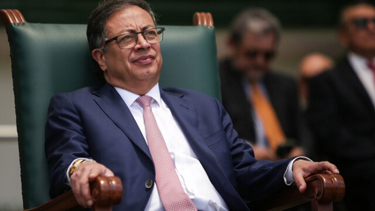 Así le fue a Gustavo Petro en su primer año de gobierno El día que se posesionó como presidente, Gustavo Petro recibió un país que venía en recuperación después de la pandemia, pero que enfrentaba desafíos como la inflación en alza y un desempleo que llevaba años sin ceder.