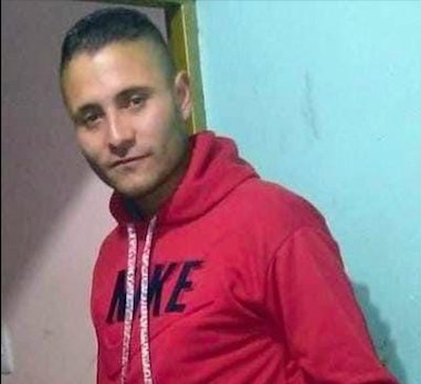 ¿Lo ha visto? Sigue la búsqueda de Sergio Andrés en Kennedy 2 ¿Lo ha visto? Sigue la búsqueda de Sergio Andrés en Kennedy El joven de 25 años se dedicaba a manejar un bicitaxi en Kennedy y ya se completaron 14 días de búsqueda, pero nada que aparece.