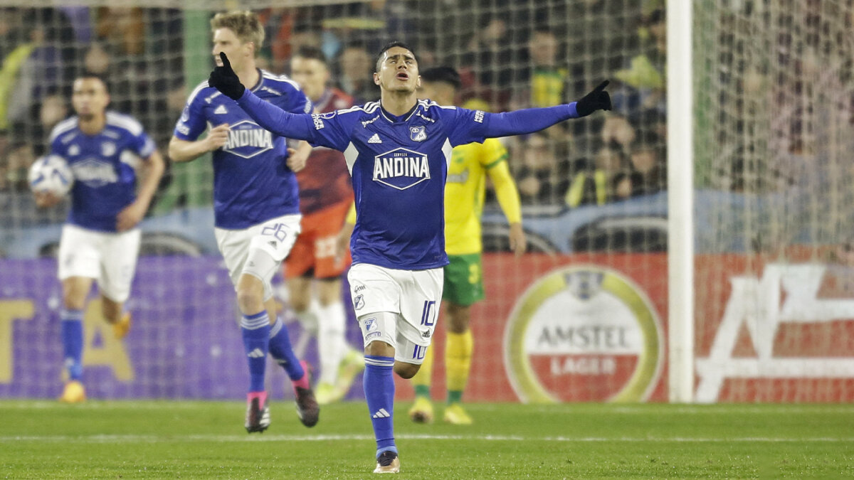 Una 'Uvita' dejó a Millonarios sin Copa Sudamericana Millonarios pasó de la celebración al llanto, luego de quedar eliminado en la fase de grupos de la Copa Sudamericana esta noche, tras caer 3 a 1 ante Defensa y Justicia en Argentina.