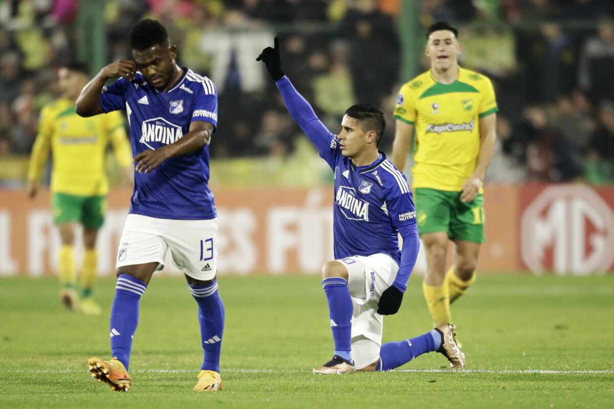 Una 'Uvita' dejó a Millonarios sin Copa Sudamericana Millonarios pasó de la celebración al llanto, luego de quedar eliminado en la fase de grupos de la Copa Sudamericana esta noche, tras caer 3 a 1 ante Defensa y Justicia en Argentina.
