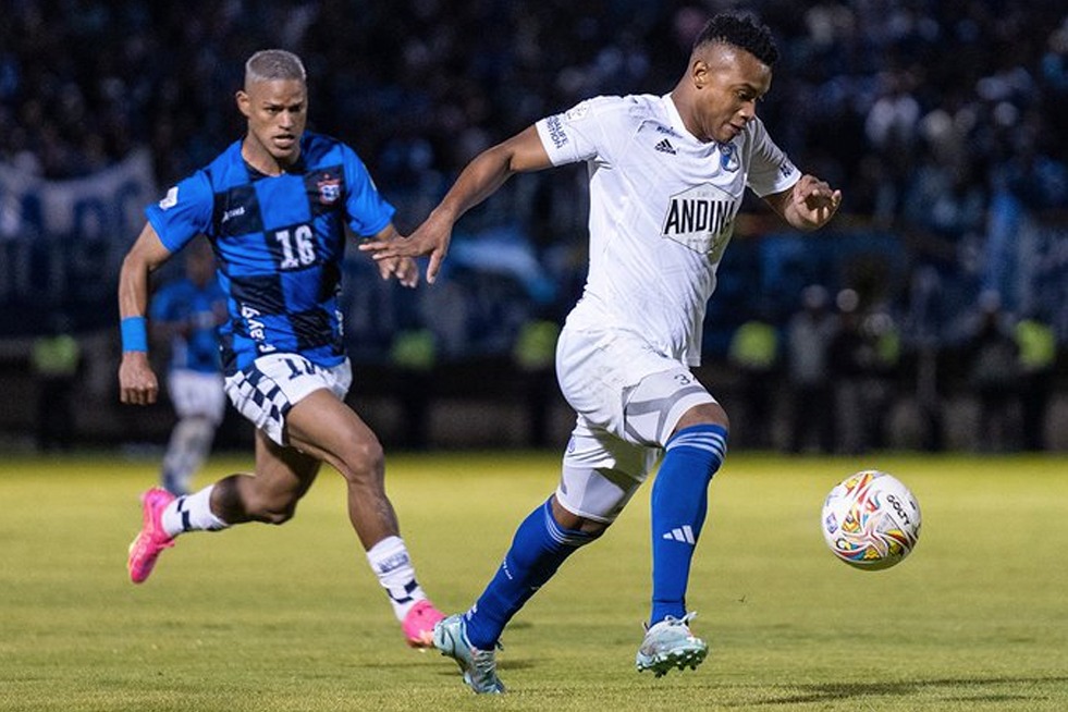 Millonarios cayó de visitante contra el Boyacá Chicó En estos momentos Millonarios se está jugando un partido crucial para pasar a la gran final de la Liga BetPlay I-2023, el equipo embajador se encuentra jugando de visitante en el Estadio La Independencia de la ciudad de Tunja enfrentándose al Boyacá Chicó.