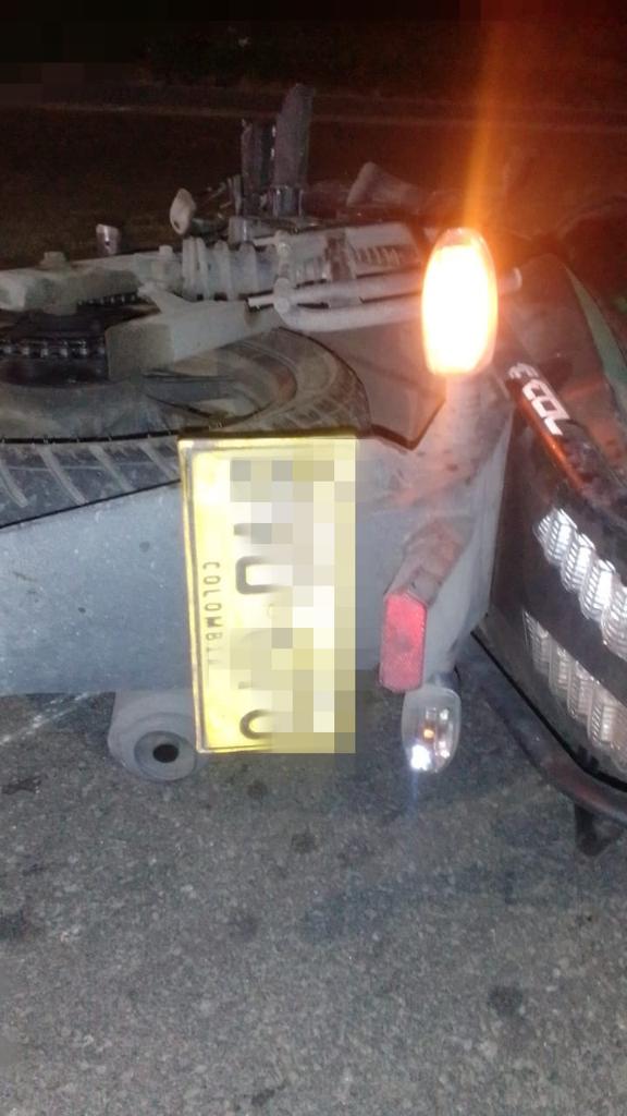 Un motociclista falleció por intentar esquivar un hueco en la Av. Esperanza 1 Un motociclista falleció por intentar esquivar un hueco en la Av. Esperanza La madrugada de este miércoles, un motociclista perdió la vida en la Av. Esperanza, en la localidad de Fontibón.