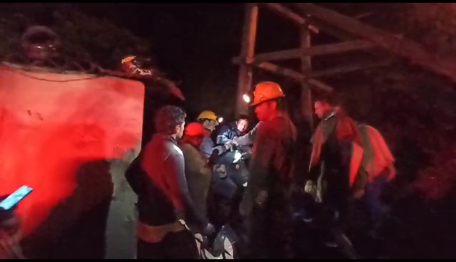 Dos mineros quedan atrapados por inundación en una mina de Zipaquirá