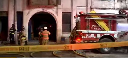 Voraz incendio de una bodega en Los Mártires 3 Voraz incendio de una bodega en Los Mártires