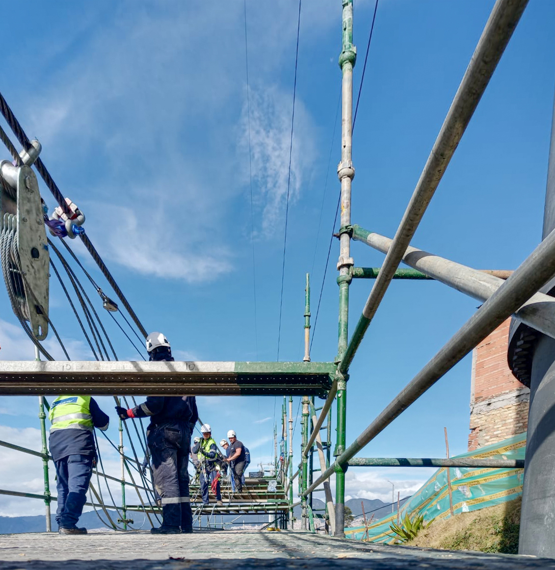 ¡A seguir esperando! Se extendieron las obras de mantenimiento del TransMicable El sistema de Transporte Público TransMilenio informó que las obras de mantenimiento del TransMicable de Ciudad Bolívar se extenderán hasta el domingo 2 de julio, cuando se iniciaron las obras, se había indicado que la operación del servicio se retomaría el día de hoy; sin embargo, por retrasos en el mantenimiento técnico, la entrega se realizará después.