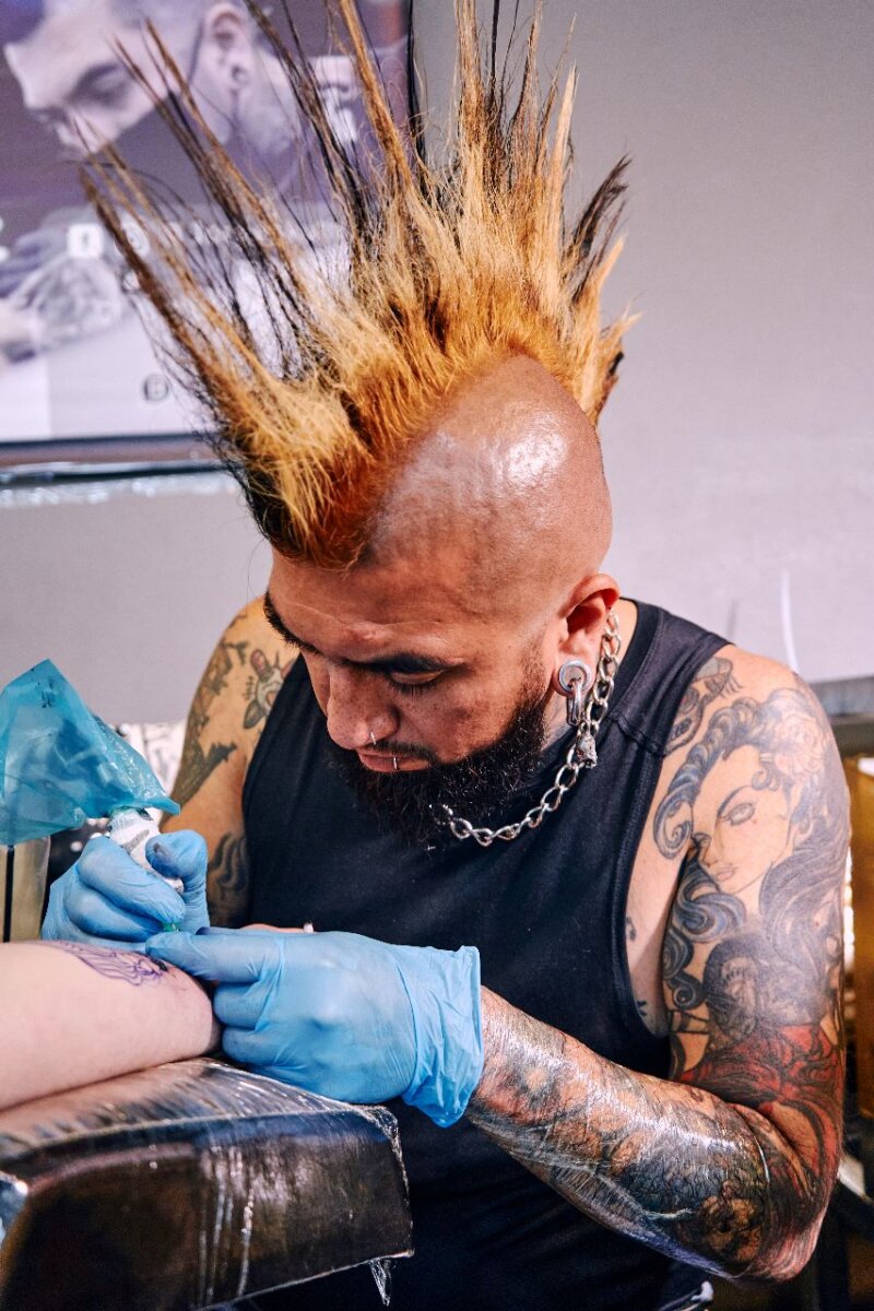 Esto es lo que dice la biblia de los tatuajes en el cuerpo El significado de los tatuajes, según la Biblia, puede ser interpretado de diferentes maneras.