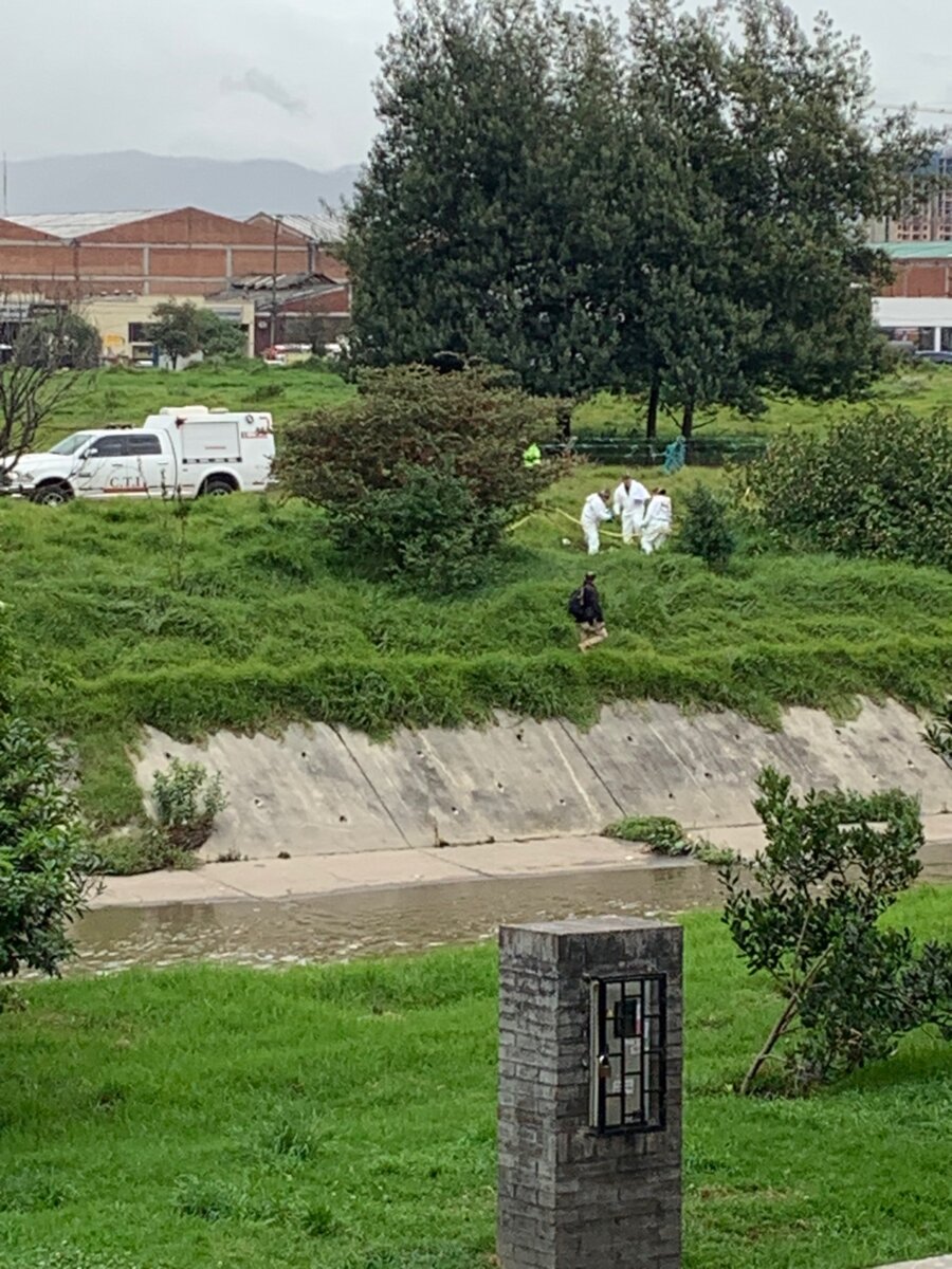 ¡Macabro! Hallan un cuerpo en Kennedy Un cuerpo sin vida fue hallado este viernes en un potrero, en la Av. Boyacá con Calle 13.