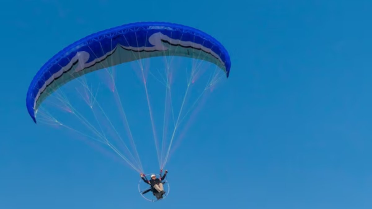 Tragedia en Cundinamarca: instructor de paracaidismo falleció en pleno salto 5 Tragedia en Cundinamarca: instructor de paracaidismo falleció en pleno salto Fredy Pardo, instructor de paracaidismo, falleció en medio de un salto, luego de que su paracaídas presentara una falla.