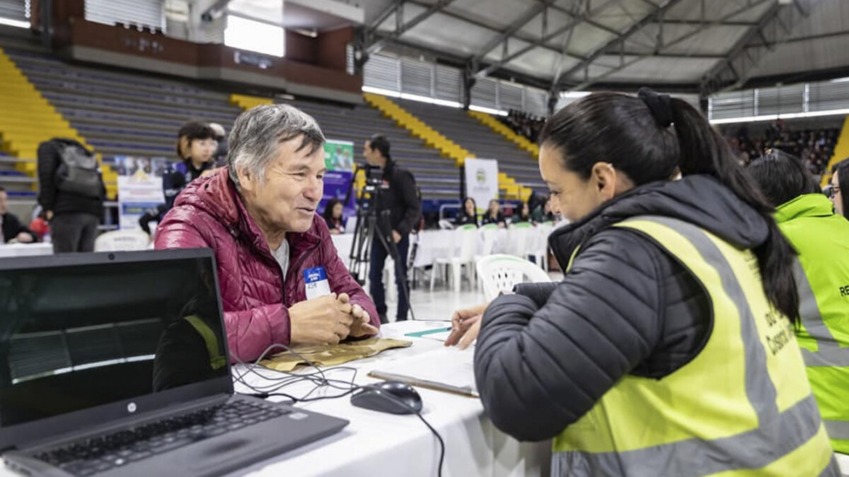 A estos trabajadores no les tocará la reducción de la jornada laboral en Colombia El ministerio de Trabajo anunció que no todos los empleados en Colombia se verán beneficiados con la reducción de la jornada laboral.