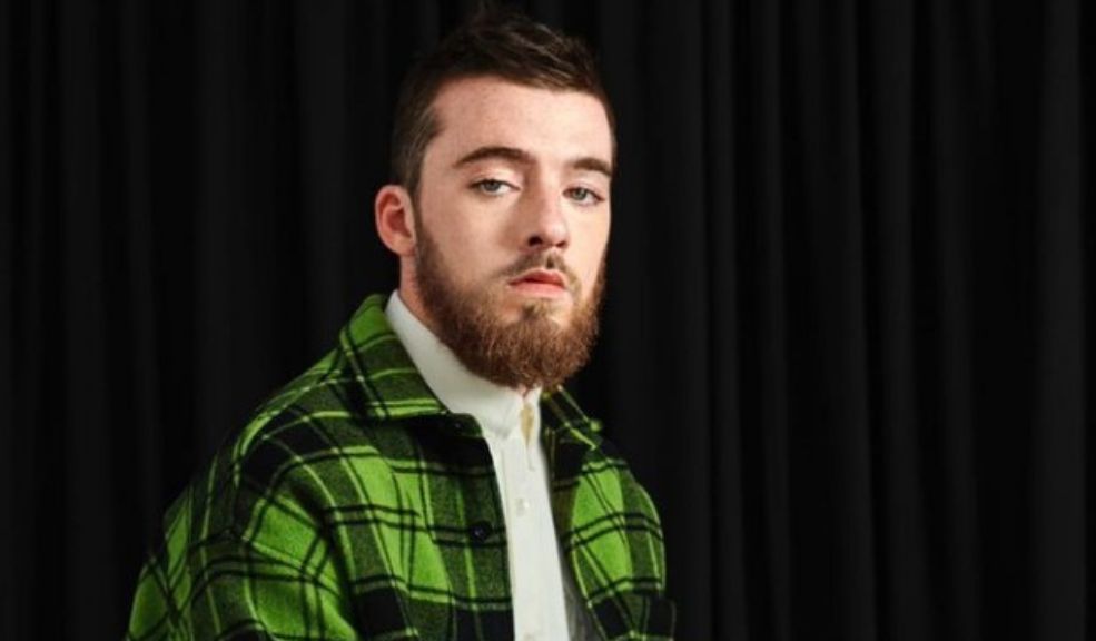 Angus Cloud, actor de "Euphoria", muere a los 25 años 1 Angus Cloud, actor de "Euphoria", muere a los 25 años La familia del actor Angus Cloud, famoso por su personaje de 'Fez' en la serie Euphoria, confirmó la noticia en la tarde de este lunes.