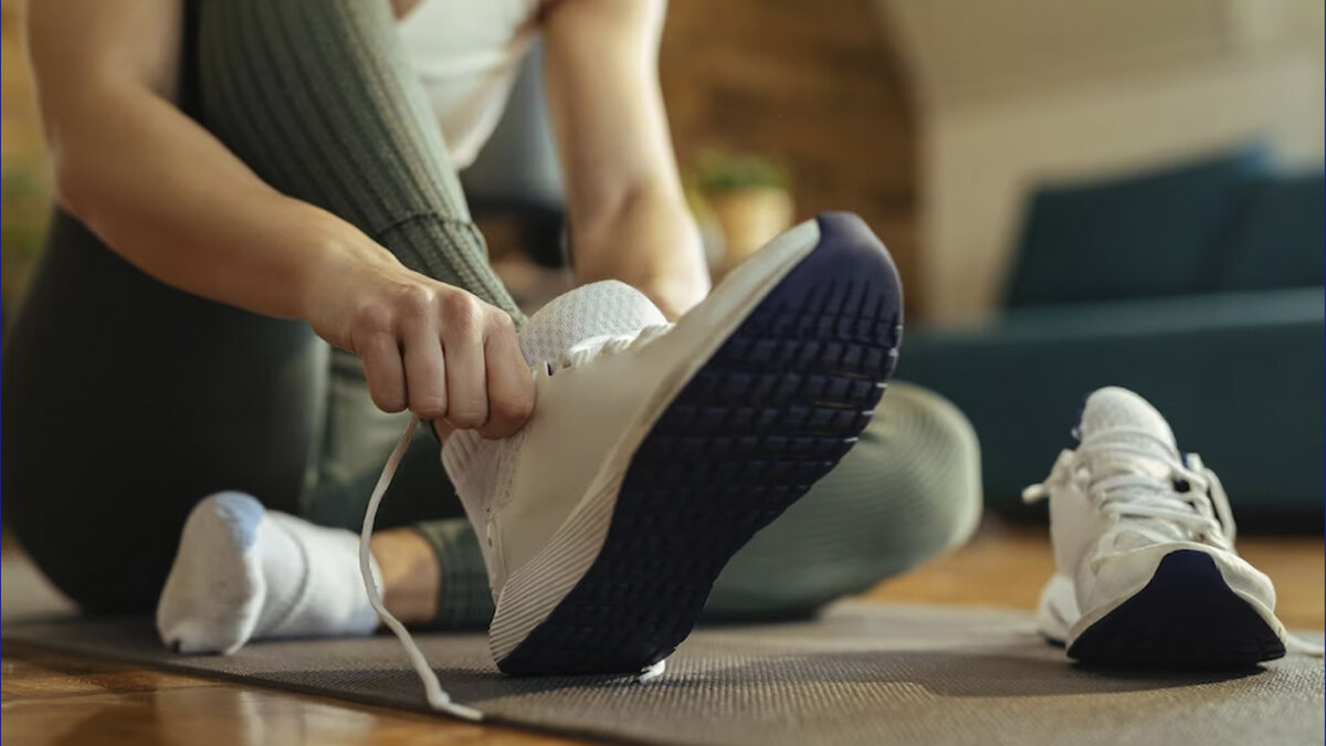 Aprenda a limpiar los zapatos, según su material
