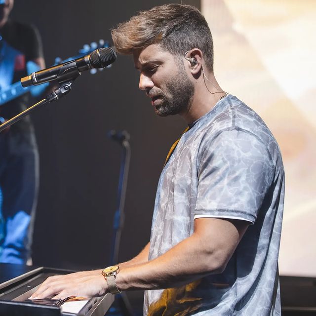 Arrancó la venta de boletas para el concierto de Pablo Alborán en Bogotá Entre los 25 conciertos confirmados en América Latina, en la próxima gira del cantautor malagueño Pablo Alborán, uno de ellos se podrá vivir en el escenario del Movistar Arena de Bogotá.