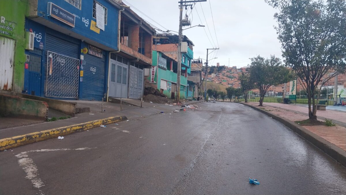En Ciudad Bolívar exigen justicia por el crimen a puñal de Stiven El crimen del joven de 23 años en Ciudad Bolívar ocurrió cerca del parque Illimaní, por el sector de El Paraíso.