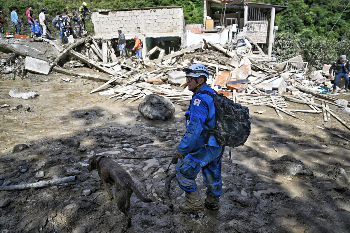 Así avanzan las labores de rescate de las víctimas de la avalancha en Quetame 2 Así avanzan las labores de rescate de las víctimas de la avalancha en Quetame Las autoridades y organismos de rescate retomaron este jueves las labores de búsqueda y rescate en la zona afectada por la avalancha ocurrida en la vereda Naranjal, jurisdicción del municipio de Quetame (Cundinamarca), en donde han sido rescatados los cuerpos de 20 víctimas mortales.