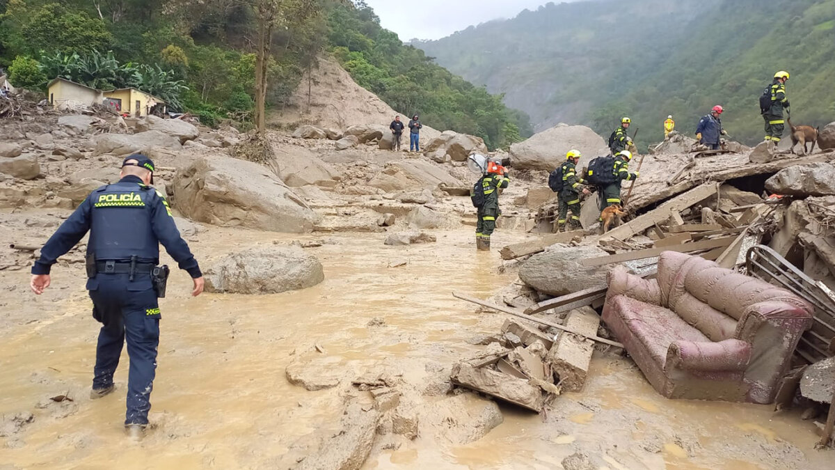 Avalancha en Quetame: 15 muertos y 13 desaparecidos confirmaron las autoridades tras la emergencia Por cuenta de la avalancha que se presentó en Quetame, Cundinamarca, las autoridades informaron que seis personas resultaron heridas y se encuentran a la espera de ser valoradas.