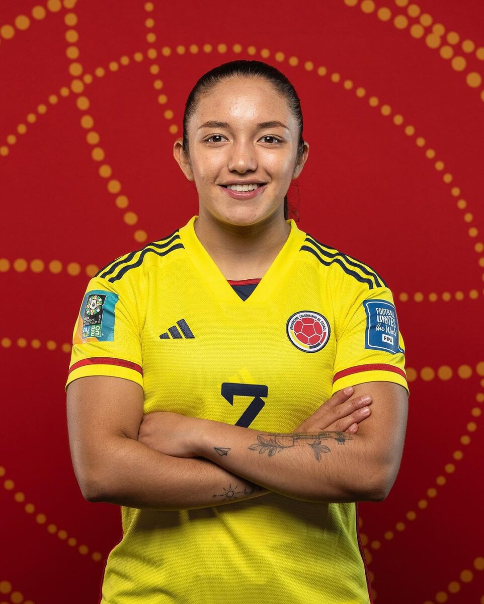 María Camila Reyes, la crack de la Selección Colombia Femenina que surgió de Fontibón 4 María Camila Reyes, la crack de la Selección Colombia Femenina que surgió de Fontibón Los familiares de la futbolista de la Selección Colombia, quien también ganó el título de la Liga Femenina con Independiente Santa Fe, contaron cómo ha sido el camino de María Camila, un ejemplo de disciplina y perseverancia.