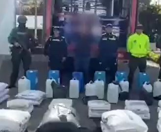 Cayó camión lleno de materiales para fabricar más de 4 toneladas de cocaína en Usaquén 1 Cayó camión lleno de materiales para fabricar más de 4 toneladas de cocaína en Usaquén