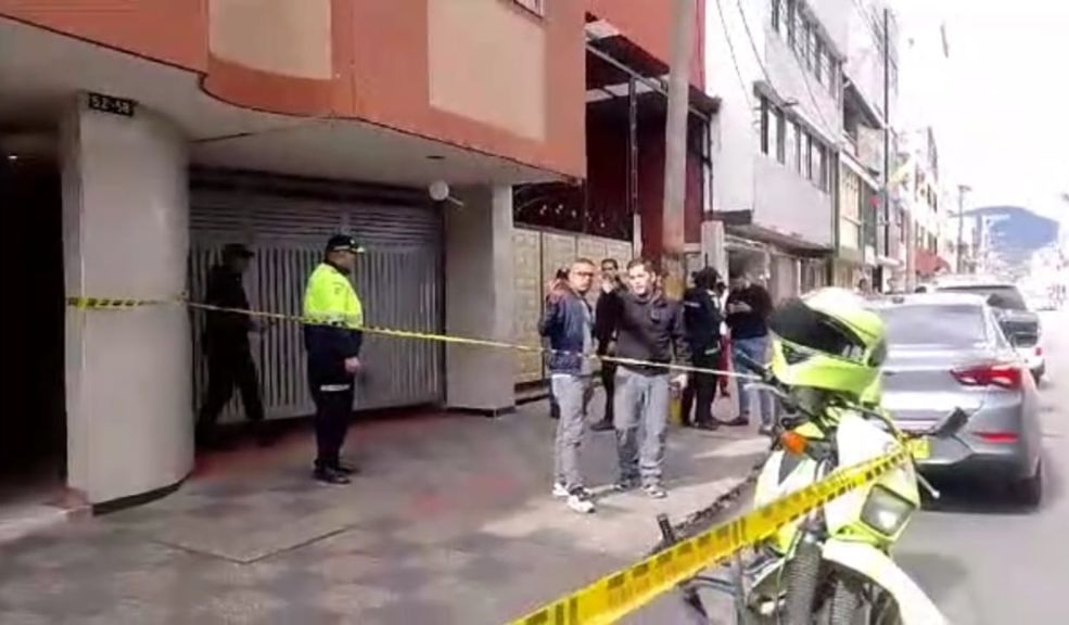 Capturan en Tunjuelito al hombre que arrojó una granada contra motel en Venecia 2 Capturan en Tunjuelito al hombre que arrojó una granada contra motel en Venecia En una vivienda del barrio Fátima (Tunjuelito) se realizó el operativo que dio con la captura del hombre que arrojó la granada contra un motel en Venecia, y quien además tenía en su poder varios panfletos con los que sembraban el terror entre los comerciantes de la zona.