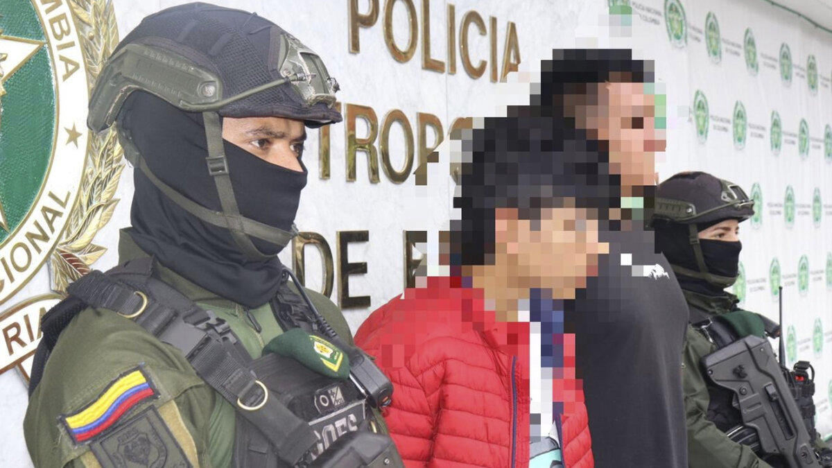 Captura en caso de policía herido con papa bomba frente a Universidad Nacional 9 Captura en caso de policía herido con papa bomba frente a Universidad Nacional Este jueves se conoció que el sujeto que habría herido con una papa bomba a un policía a las afueras de la Universidad Nacional en las manifestaciones registradas el pasado 8 de junio, fue capturado.