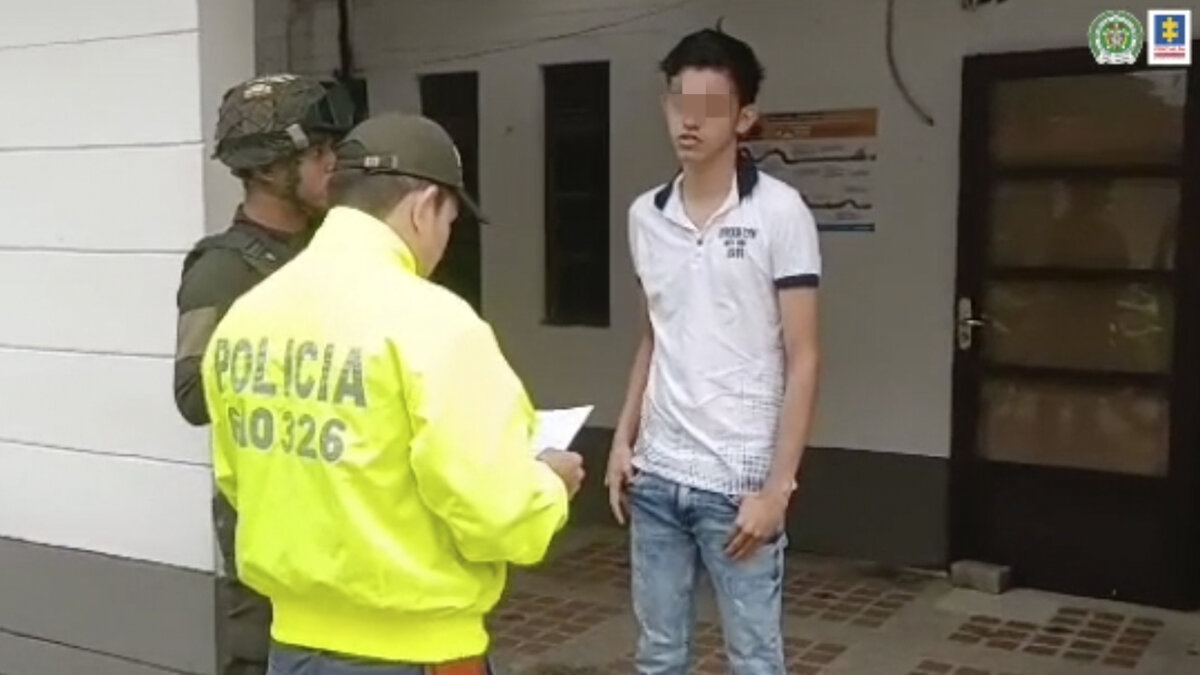 ¡Infame! Cayó peligroso sujeto acusado de abusar de niños y grabarlo 1 ¡Infame! Cayó peligroso sujeto acusado de abusar de niños y grabarlo En las últimas horas fue enviado a la cárcel un sujeto identificado como José David Ramos Robles, acusado de ser un presunto abusador sexual de niños, niñas y adolescentes. Además, el sujeto es señalado de divulgar por plataformas virtuales los videos de los distintos vejámenes a los que sometía a las víctimas.