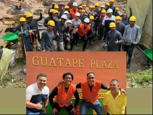 Cuadrado y Mina se le miden a construir un centro comercial 1 Cuadrado y Mina se le miden a construir un centro comercial Los jugadores de la selección Colombia, Yerry Mina y Juan Guillermo Cuadrado, se encuentran en el país mientras están a la espera de definir su futuro deportivo. Mientras eso ocurre, los dos reconocidos futbolistas aprovecharon su estadía en Colombia para anunciar su inversión conjunta en el proyecto Guatapé Plaza, un nuevo complejo comercial ubicado en Guatapé, Antioquia, con el que se espera que aumente el comercio y la economía de este sector del departamento.