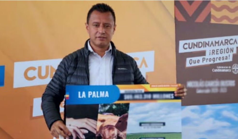 Cundinamarca: alcalde de La Palma condenado a más de 20 años de prisión por contrato indebido Por cuenta de la falla en la que incurrió el alcalde de La Palma, en Cundinamarca, John Jairo Pulido, tendrá que pagar una multa de 246 millones y el contratista una multa por valor de 163 millones y sumado a lo anterior fueron inhabilitados para ejercer funciones públicas.