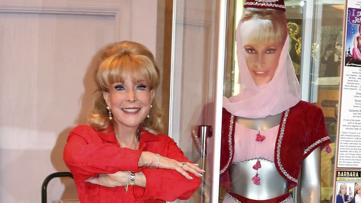 EN FOTOS: Así se ve ‘Mi bella genio’ a sus 91 años 2 EN FOTOS: Así se ve ‘Mi bella genio’ a sus 91 años Barbara Jean Huffman, mejor conocida como Barbara Eden, fue la actriz que protagonizó la telecomedia ‘Mi bella genio’.