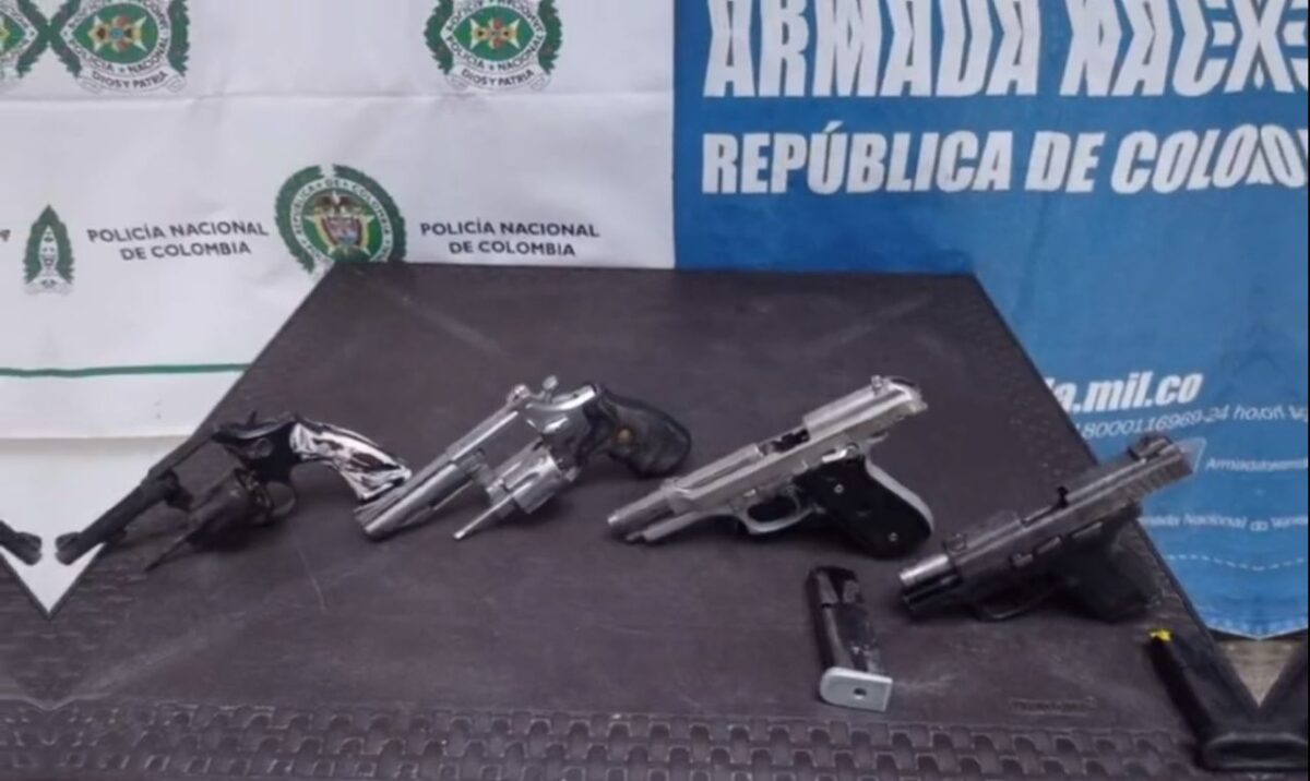 Ejército logró la desmovilización de 9 integrantes del Clan del Golfo 1 Ejército logró la desmovilización de 9 integrantes del Clan del Golfo Luego de una operación conjunta entre la Armada, el Ejército y la Policía, la Naval informó que lograron el sometimiento a la justicia de nueve presuntos integrantes de la Subestructura Pacífico del Clan del Golfo, y la incautación de material de guerra, en el municipio de Juradó, departamento del Chocó.