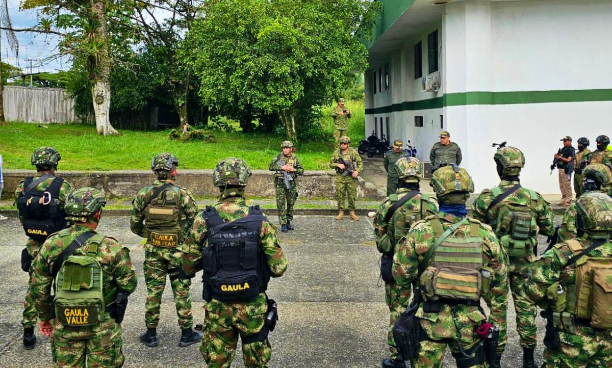 El Ejército incorporará a 15 mil jóvenes El Ejército Nacional abrió la oportunidad a 15.000 jóvenes de unirse a sus filas. El objetivo es que aquellos que estén en edad de prestar el servicio se unan.