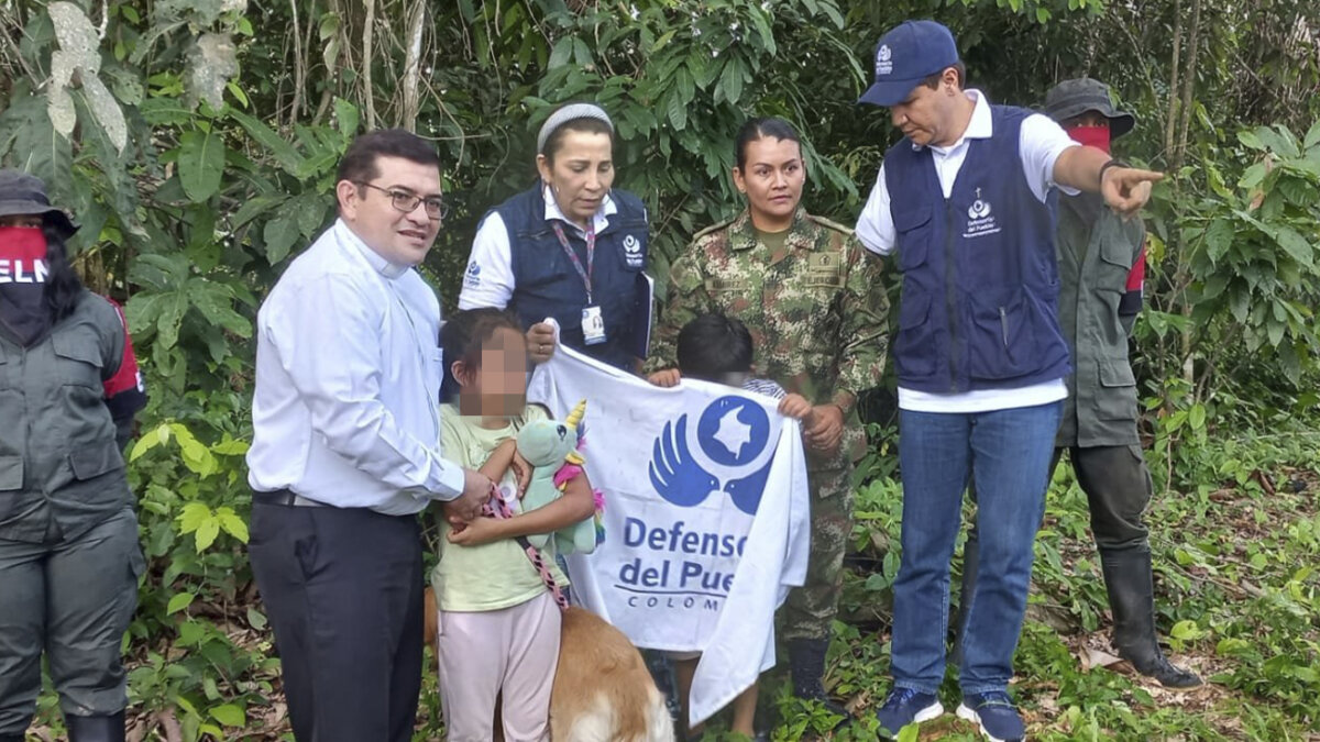Eln liberó a sargento secuestrada en Arauca Eln liberó a la sargento y sus dos hijos.