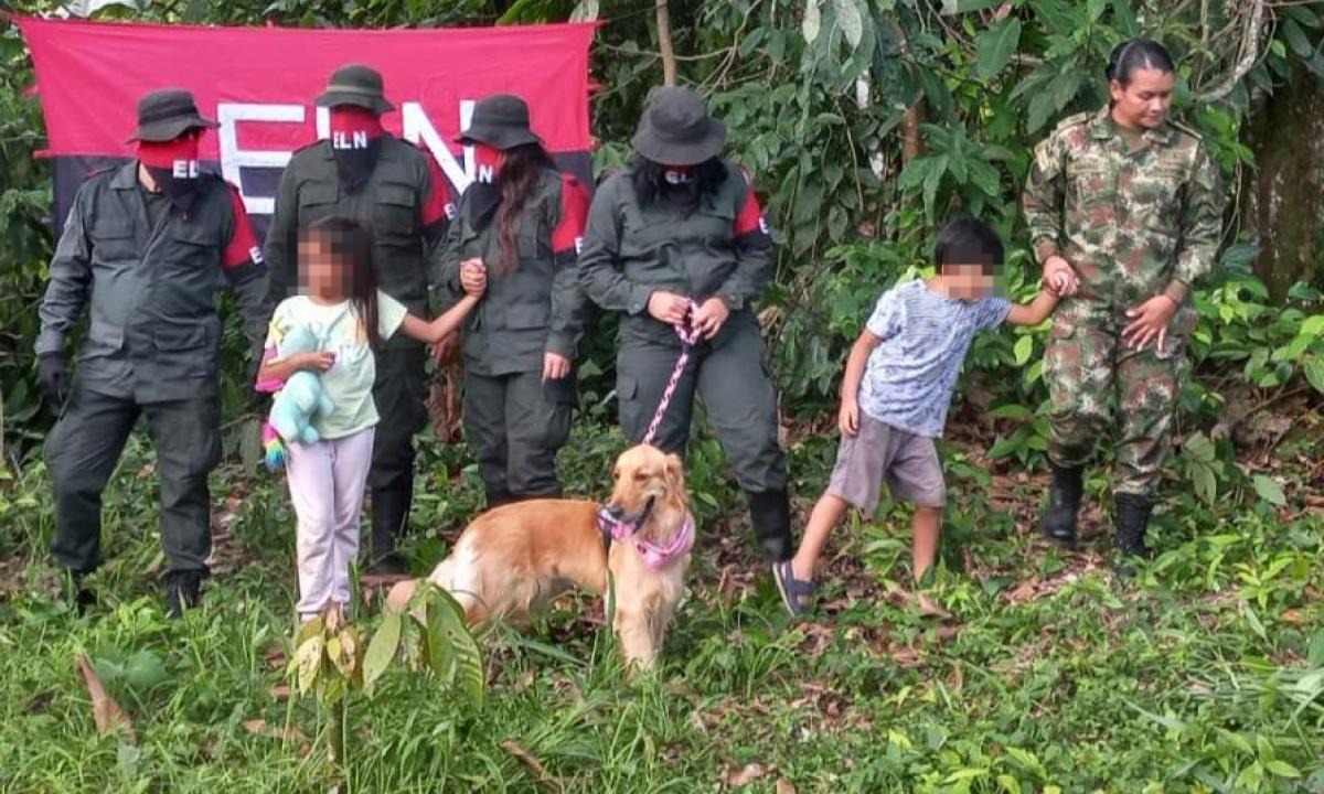 Eln liberó a sargento secuestrada en Arauca 1 Eln liberó a sargento secuestrada en Arauca Eln liberó a la sargento y sus dos hijos.