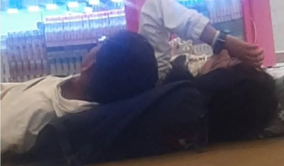 En Suba: buscan a dos menores de 14 y 16 años salieron a comer un helado y no regresaron Los familiares de una menor de 14 años y un joven de 16 se encuentran adelantando la búsqueda de los adolescentes, quienes salieron en la tarde de este martes de un conjunto residencial ubicado en el barrio La Campiña, de Suba, a comer helado a un centro comercial y al día de hoy no se sabe de su paradero. Una mujer aseguró haberlos visto en el centro comercial Titán Plaza en la tarde de este miércoles.