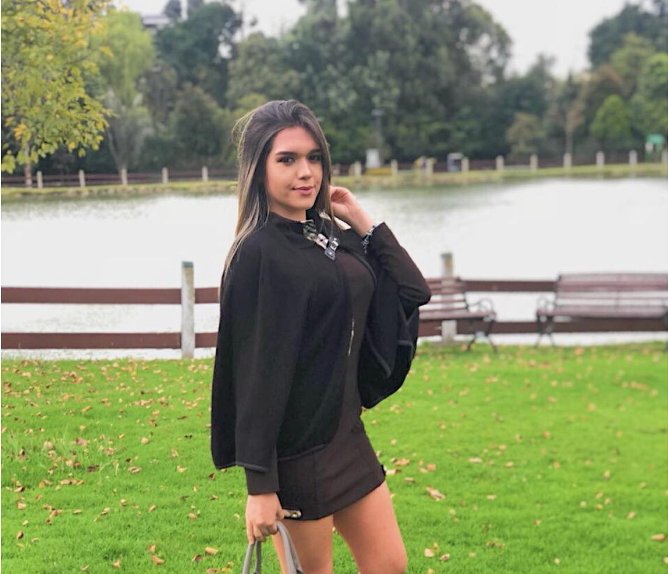 Esta es la pareja de bogotanos que perdió la vida en accidente vehicular en la vía Bogotá-Tunja El auto en el que viajaba la pareja de jóvenes bogotano chocó contra un tractocamión a la altura del municipio de Chocontá en la vía Bogotá-Tunja y fue consumido por las llamas.