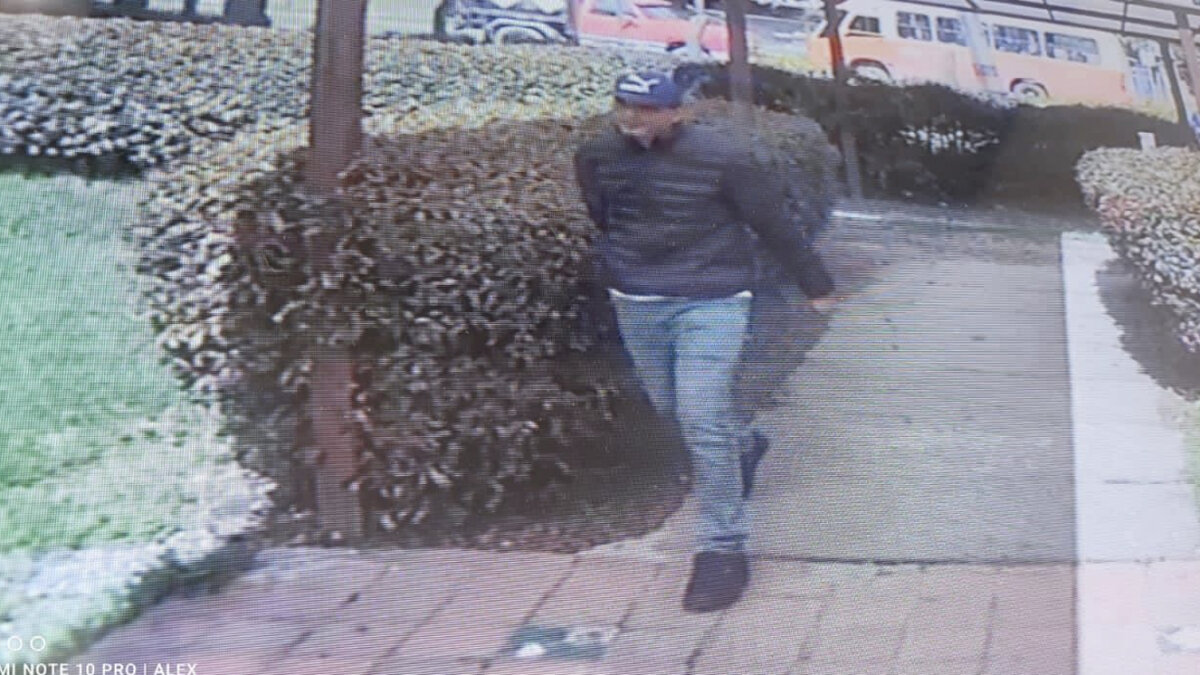 Estos son los sicarios que le dispararon a un hombre y su familia en restaurante de Cota Estos son los sujetos que llegaron a asesinar a un hombre al restaurante Balsámico, en Cota, la tarde de este martes. Un muerto y tres heridos dejó este hecho: