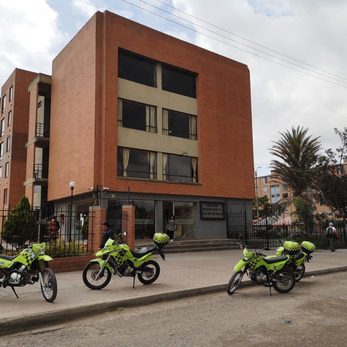 Un joven falleció en medio de riña en apartamento de Bosa 1 Un joven falleció en medio de riña en apartamento de Bosa Los tragos habrían desatado una riña que, resultó cobrando la vida de un joven al interior de un apartamento en Bosa.