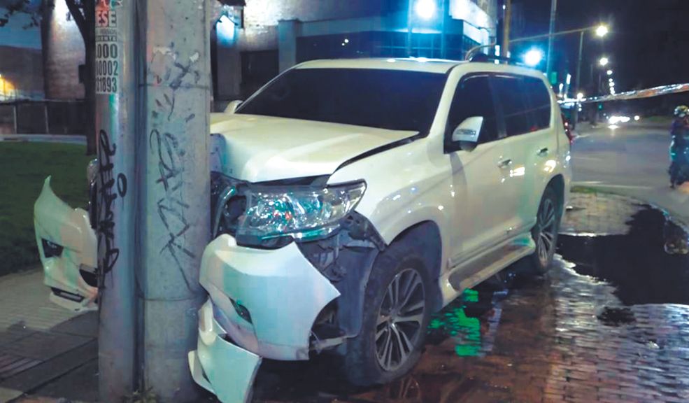 Inseguridad en Bogotá: hurto de carros, otro de los delitos sin control en la capital 1 Inseguridad en Bogotá: hurto de carros, otro de los delitos sin control en la capital Un nuevo caso de hurto de una camioneta se registró la noche del martes en la localidad de Kennedy, cuando unos delincuentes armados amenazaron a los dueños de una camioneta de alta gama y los bajaron a la fuerza para huir con esta.